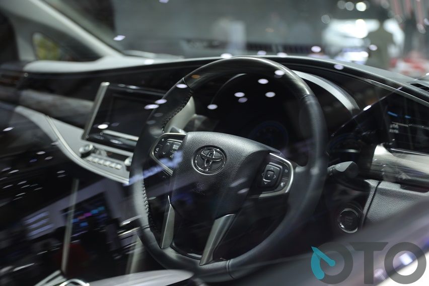 Toyota Kijang Innova EV Concept