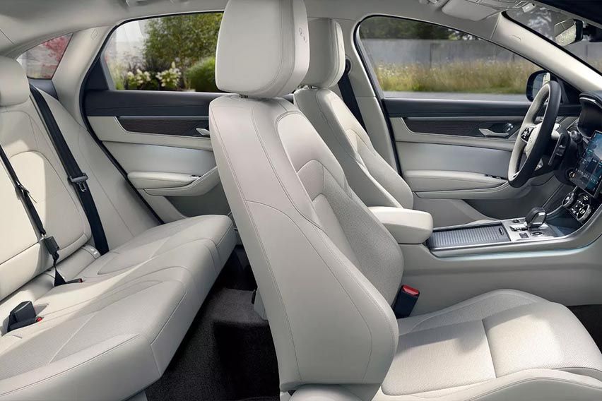 2022 Jaguar F-Pace features