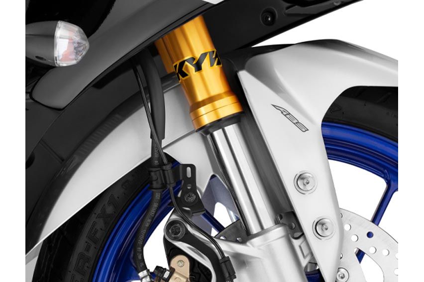 Yamaha YZF-R15M breaking