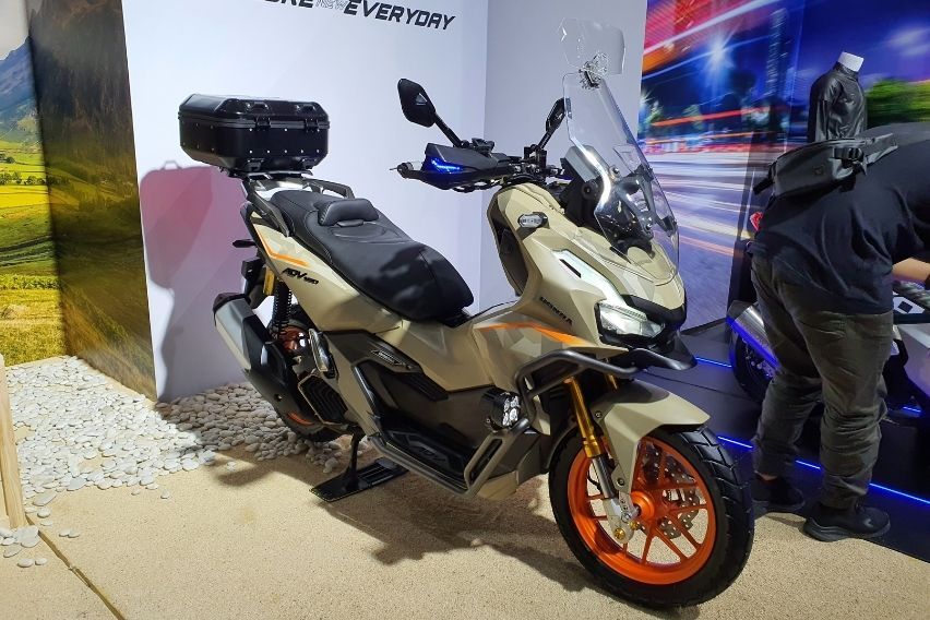 Honda ADV160 modified