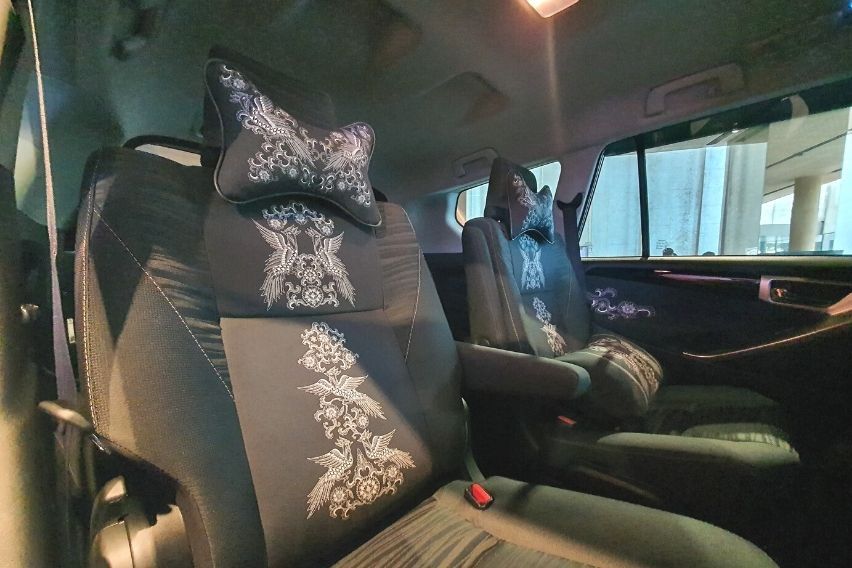 Kijang Innova & Alphard Batik Iwan Tirta