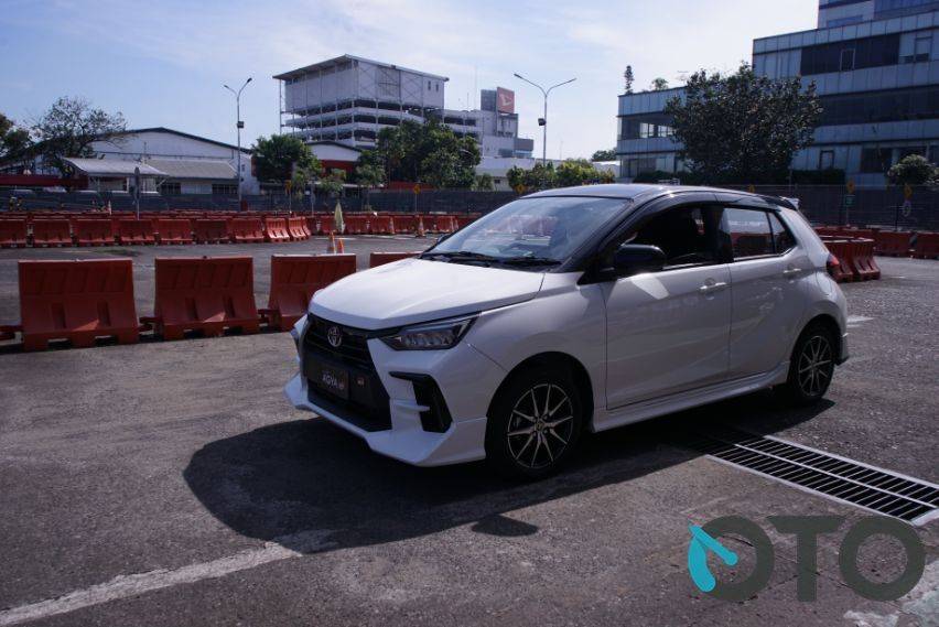 Komparasi New Honda Brio RS Lawan All New Toyota Agya GR Sport Mana