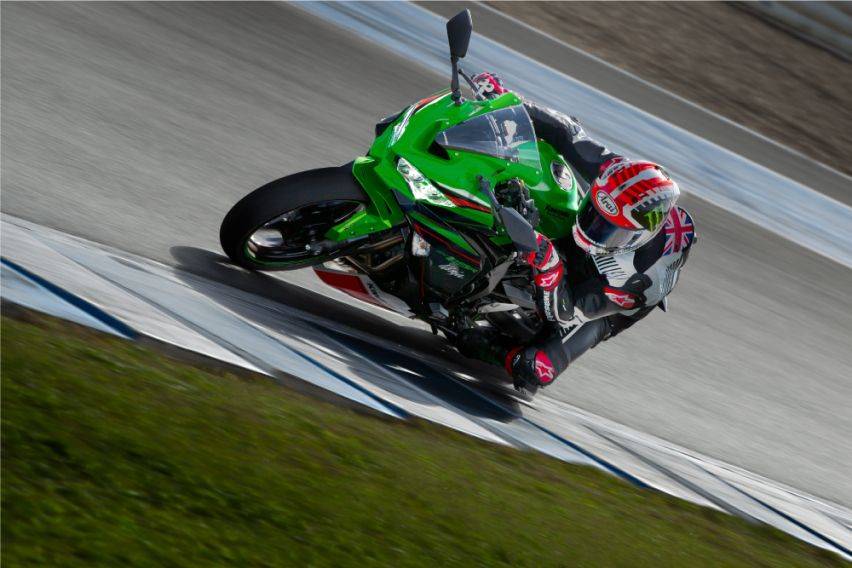 2024 Kawasaki Ninja ZX 25RR Launched In Malaysia