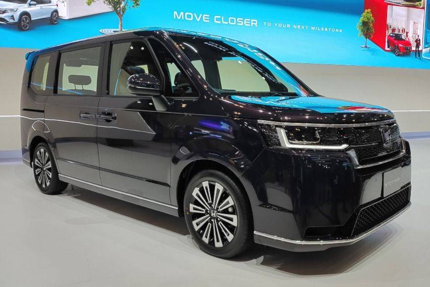 Giias Honda Pamer Stepwgn Dan Mobil Listrik E N