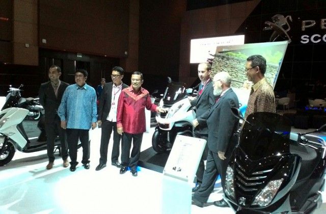 Peugeot Scooter Debut di Pameran Otomotif Surabaya
