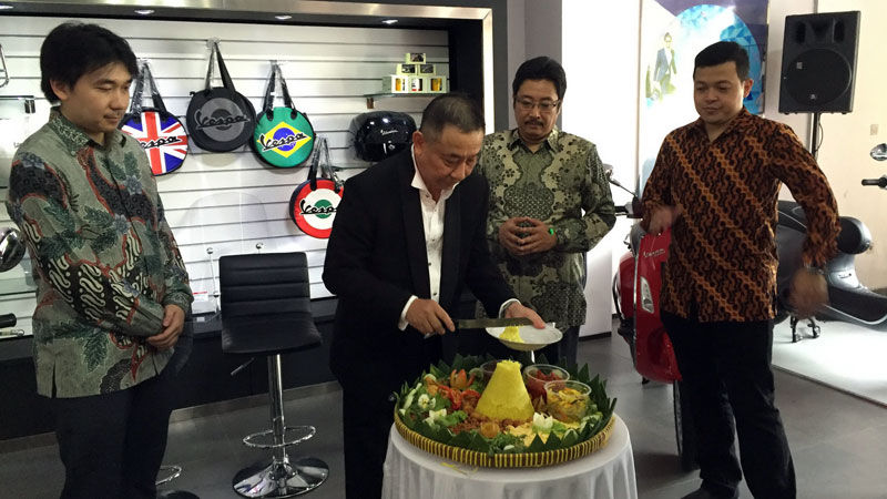 Piaggio Buka Toko Konsep Premium Baru di Semarang