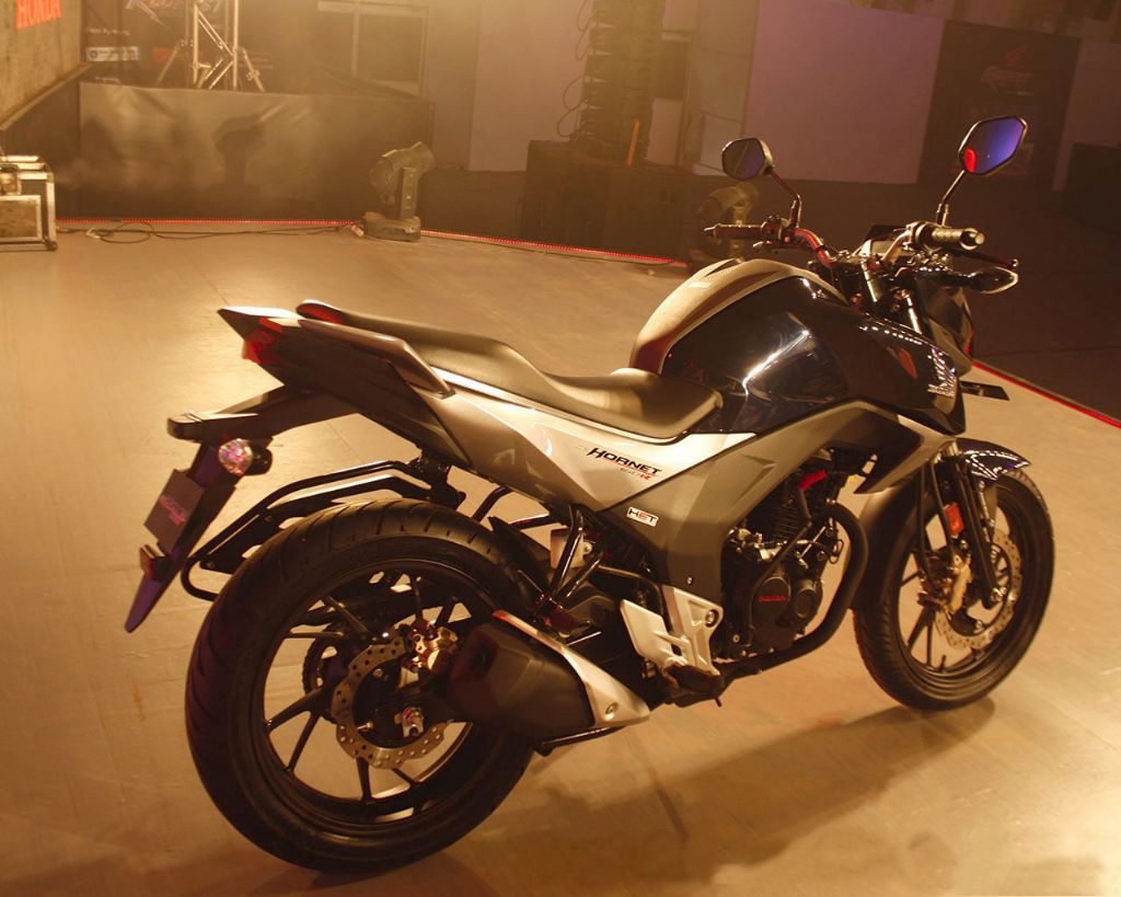Honda sẽ cho ra mắt naked-bike Hornet 800 ??? - Motosaigon