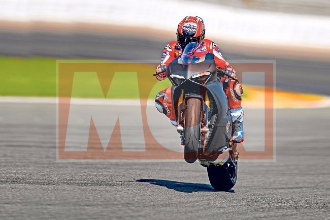 Casey Stoner Uji Mesin V4 untuk Ducati Panigale Terbaru