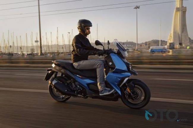 BMW Motorrad Luncurkan Skutik Bermesin 350 cc