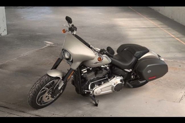 2017/11/Harley-Davidson-Softail-Sport-Glide-01.jpg