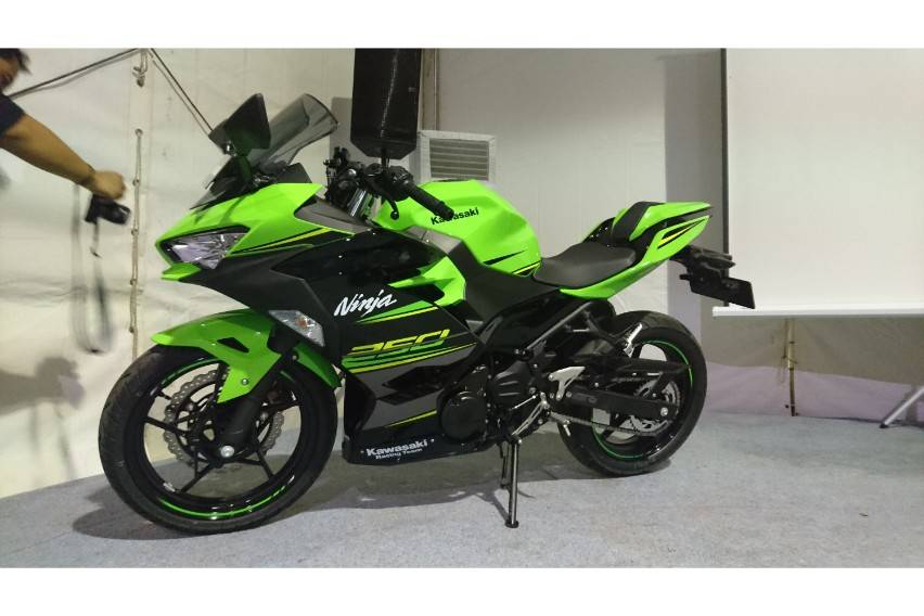 Ninja 250 Terbaru Yakin Lewati CBR250RR Tahun Depan