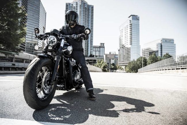 Triumph Bonneville Bobber Black Si Anak Nakal Masuk Indonesia Triumph Bonneville Bobber Black Si Anak Nakal Masuk Indonesia