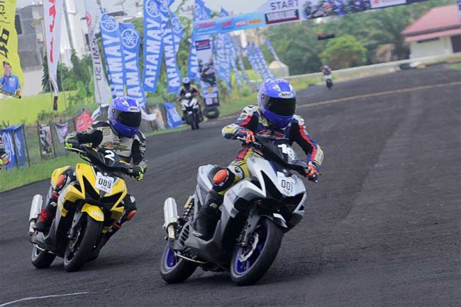 Selain Harga, Ini Keunggulan Yamaha Aerox 155VVA Dibanding Honda ADV150 Selain Harga, Ini Keunggulan Yamaha Aerox 155VVA Dibanding Honda ADV150