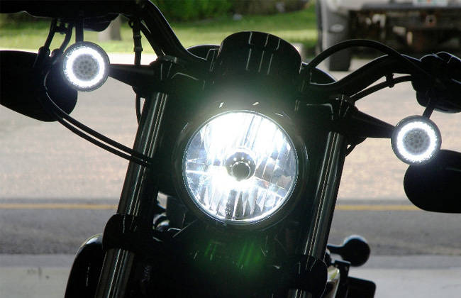 Riders to turn on headlights as the engine starts, says the new House Bill 