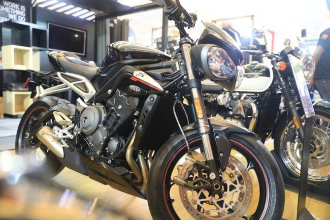 IIMS 2018: Spesifikasi Triumph Street Triple RS, Pakai Mesin Moto2 IIMS 2018: Spesifikasi Triumph Street Triple RS, Pakai Mesin Moto2