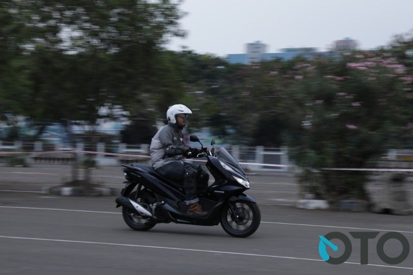 First Ride Honda PCX Hybrid: Bagaimana Sensasinya?