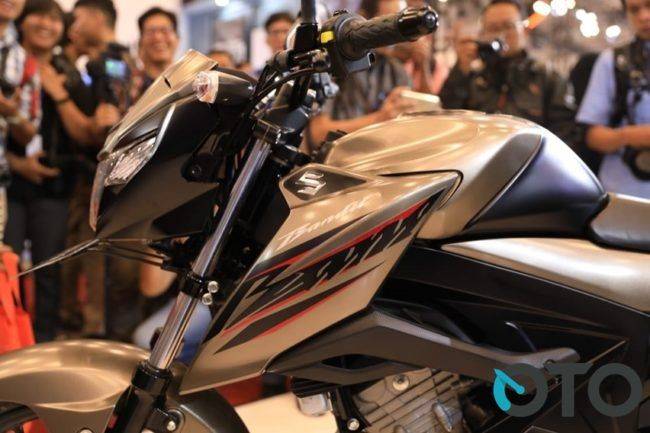 GIIAS 2021 Lima Perbedaaan Suzuki GSX150 Bandit dan GSX S150