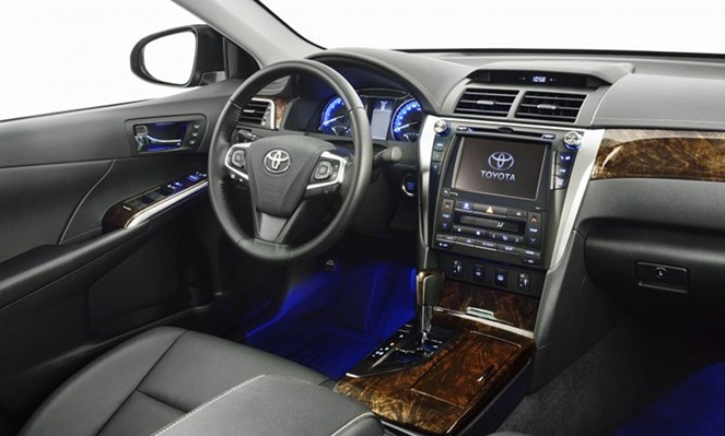 2015-toyota-camry-facelift-in-russia-3