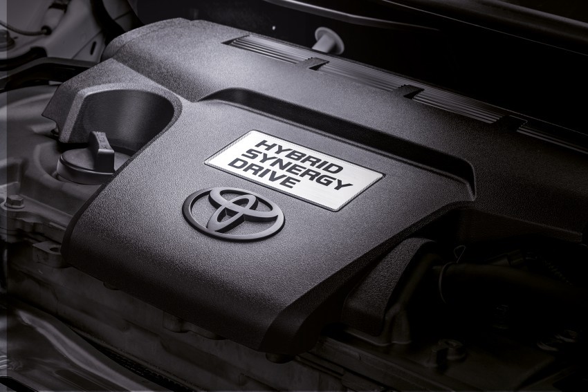 toyota-camry-hybrid-official-5-850x567