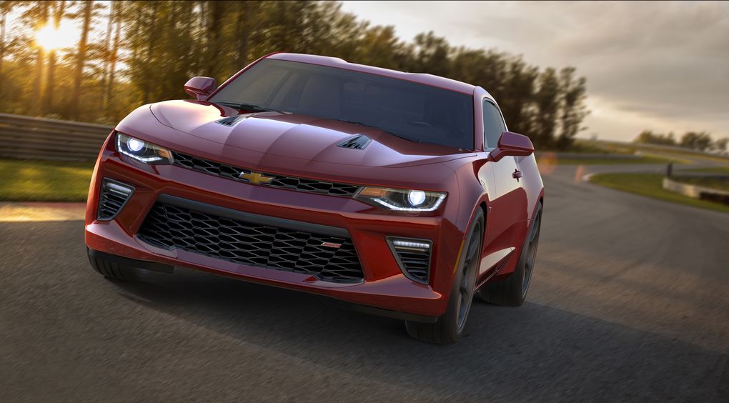 Chevy Camaro ใหม่มาแล้วเพื่อที่จะค้นหาเส้นทางใหม่