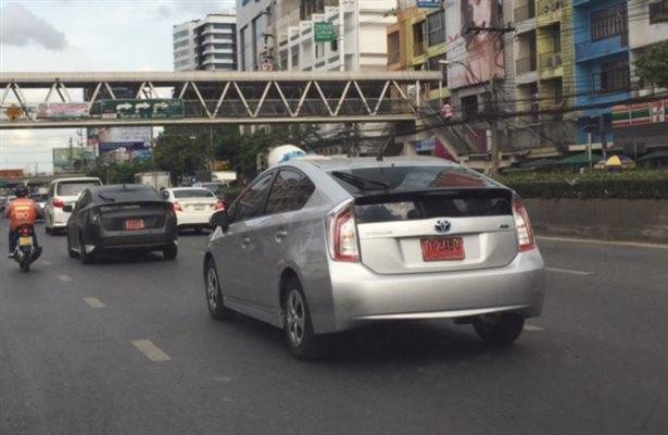 โตโยต้า พรีอุส 2016