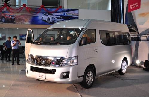 NISSAN NV350 URVAN CÓ THỂ CẠNH TRANH VỚI FORD TRANSIT