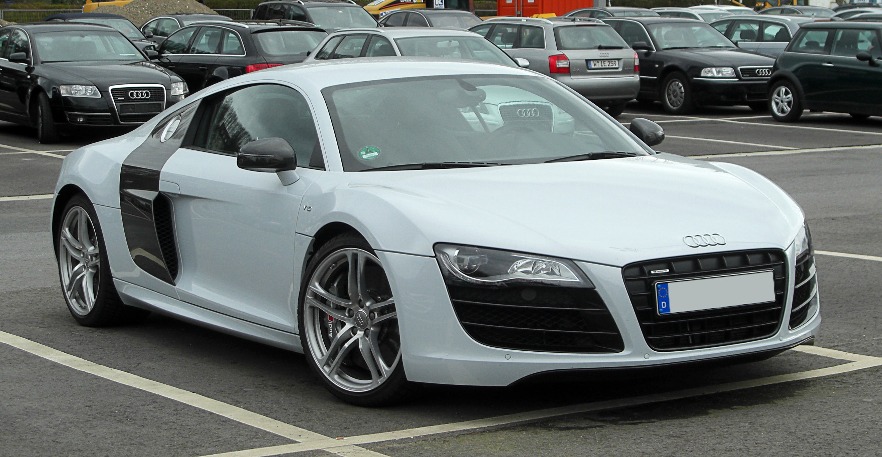 Audi_R8_V10_–_Frontansicht,_13._März_2011,_Wuppertal