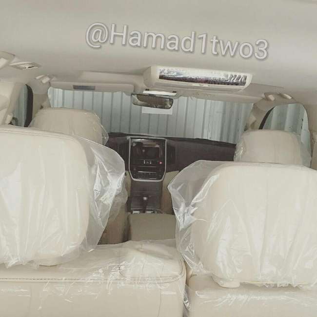 2016-Toyota-Land-Cruiser-cabin-spotted-undisguised