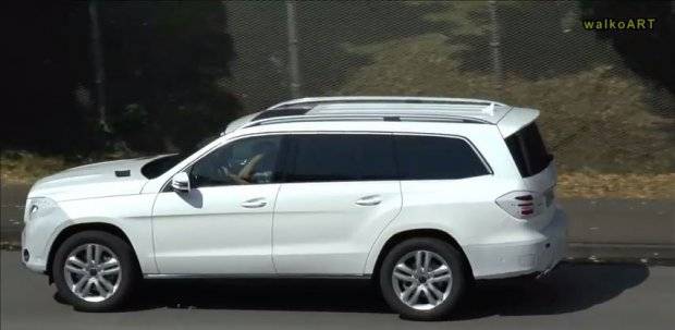  2016 Mercedes-Benz GLS-Class Spied in Video