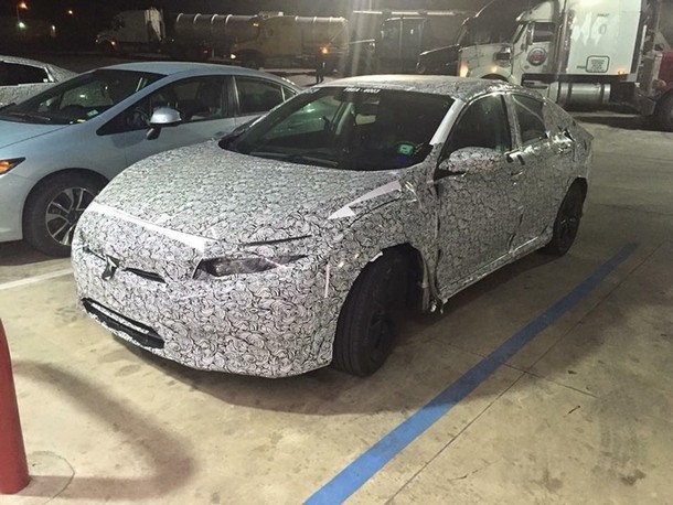 ชุดภาพหลุด All-New Civic จอดเทียบกับรุ่นปัจจุบัน 