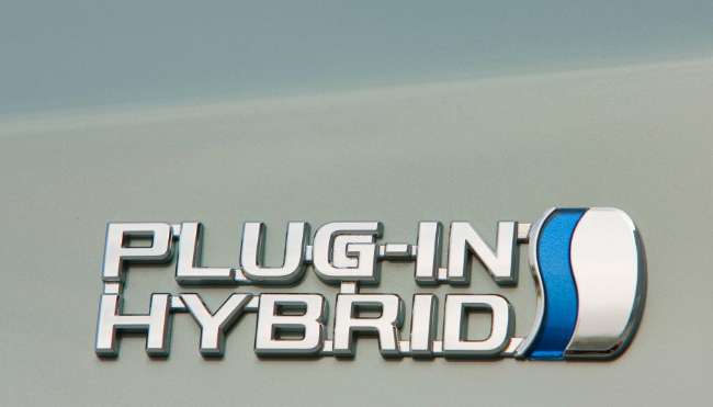 Toyota Prius Plug-in Hybrid to Run Long Miles