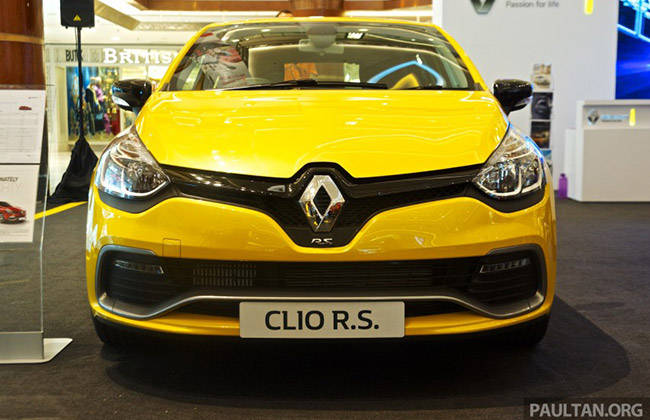 Renault Clio RS 200 EDC spotted in Vivid Yellow