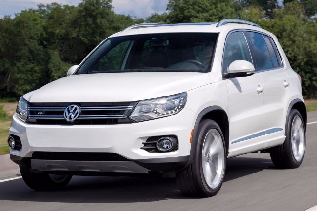 2015_Volkswagen_Tiguan_S_4dr_SUV_20L_4cyl_Turbo_6A_3935183