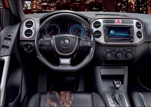 2015-Volkswagen-Tiguan-interior1
