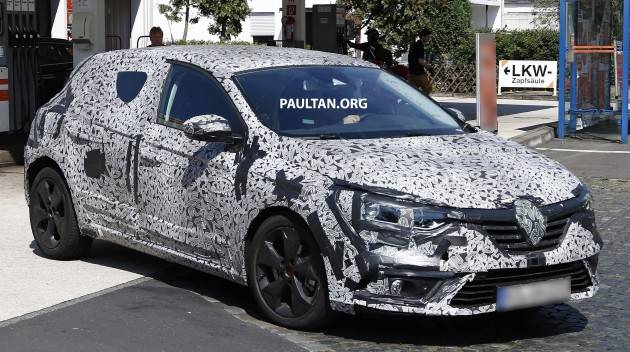 2016 Renault Megane spied in new body