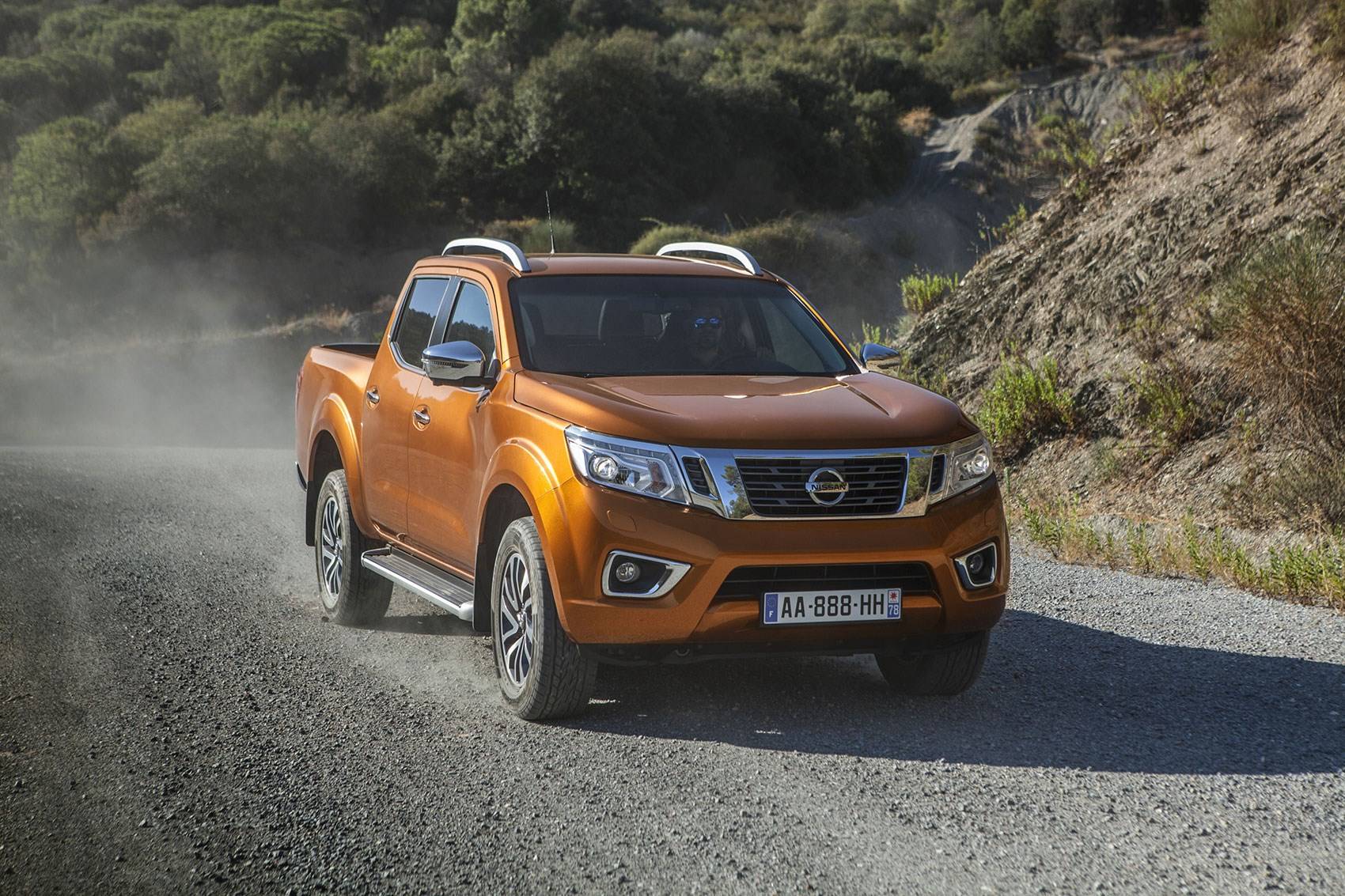 Nissan tiết lộ thông số kỹ thuật của Navara NP 300 trước khi ra mắt tại Frankfurt