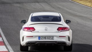 2015-Mercedes-Benz-C-Class-AMG-8-320x180
