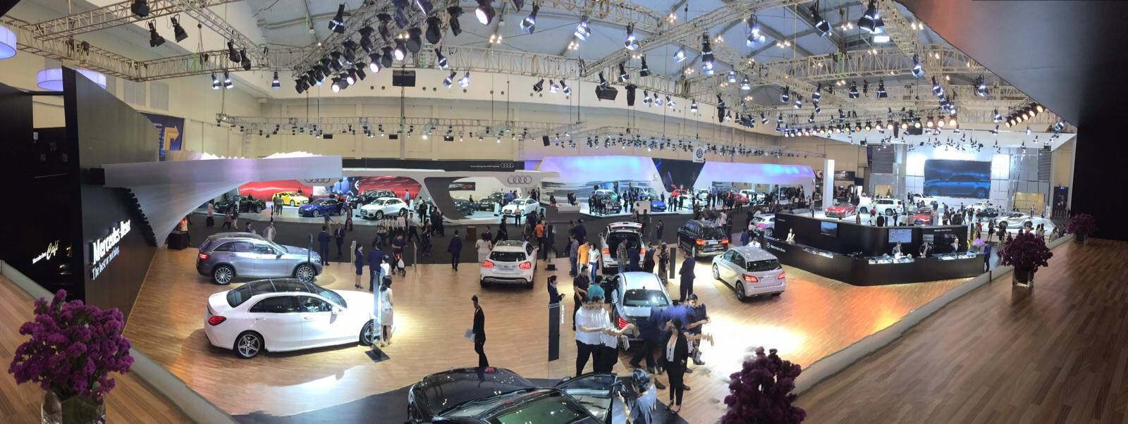 5 Mobil Paling Terjangkau di GIIAS dan IIMS 2015