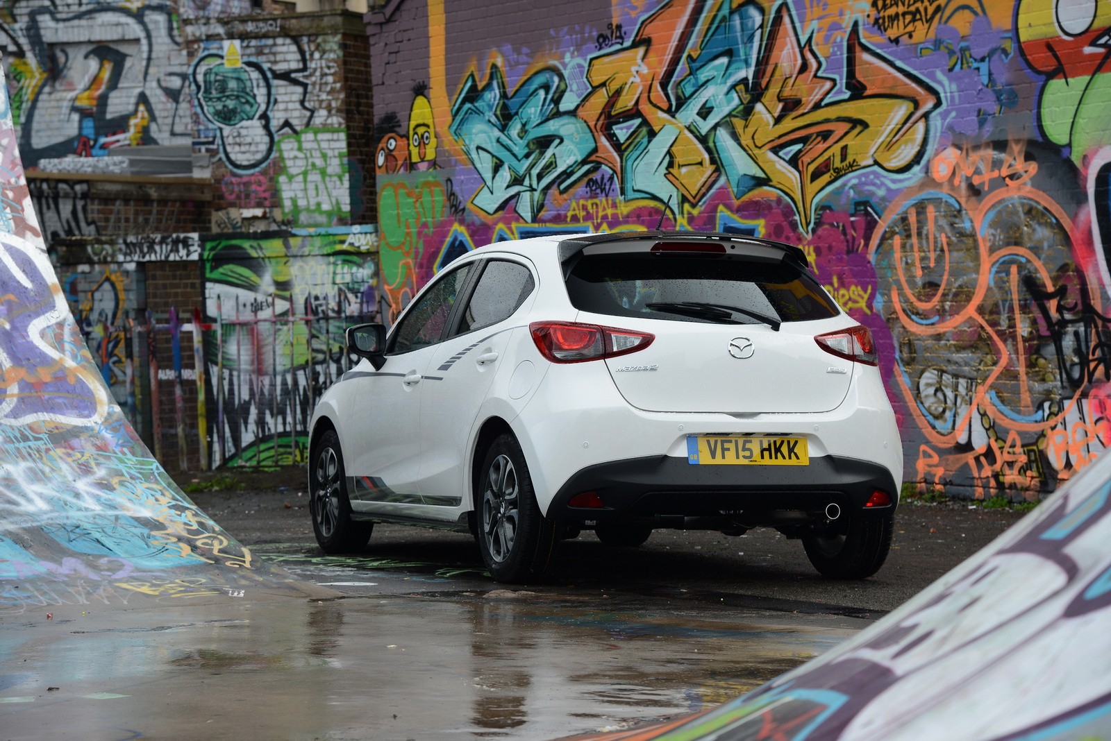 2015-Mazda2SportBlack-08