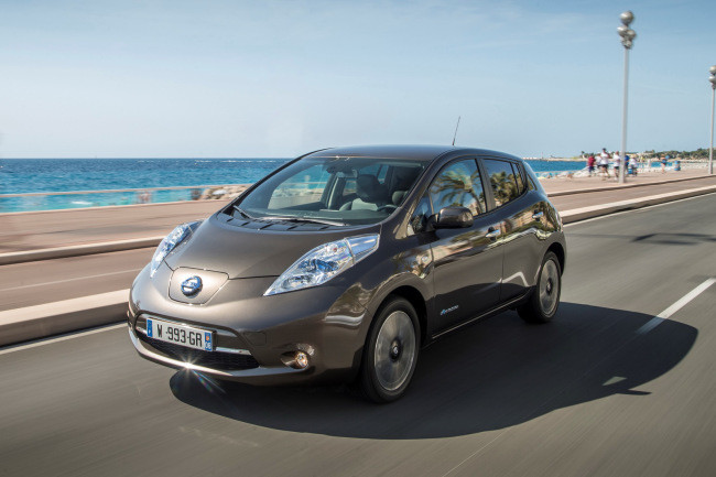 2015/09/Nissan-Leaf-2016MY-1.jpg