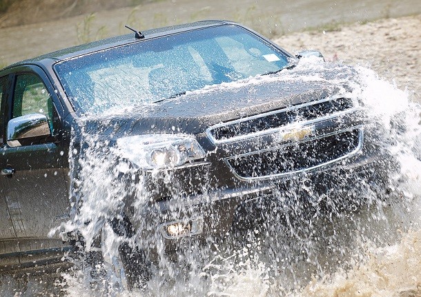 กฎ 10 ข้อในการขับรถลุยน้ำให้ปลอดภัย โดยเชฟโรเลต