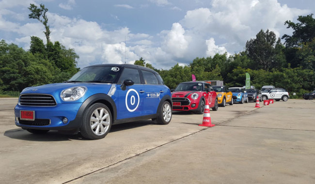 2015/09/mini-test-drive1.jpg