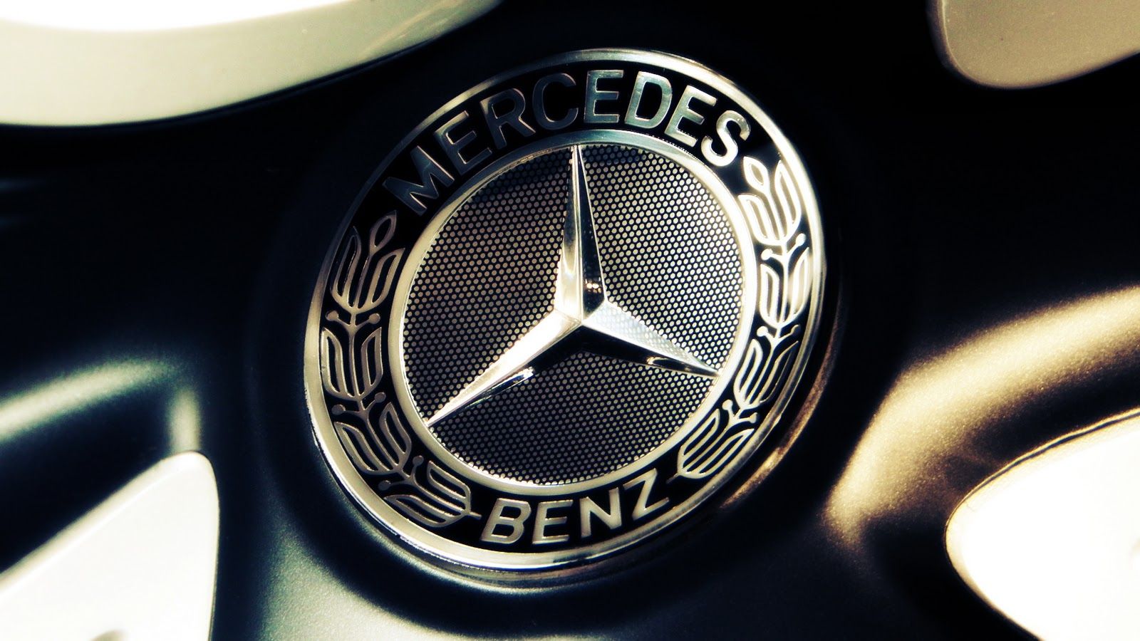 Mobil Mercedes Beremisi 50% Lebih Dari Klaim – Diikuti oleh Peugeot dan BMW – Alat Pemalsu Mesin Bensin Lagi?
