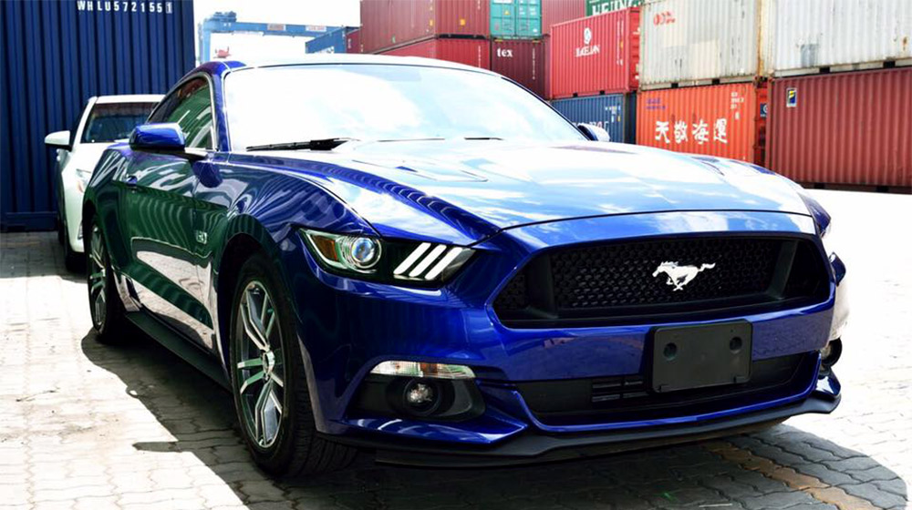 Chiếc Ford Mustang GT V8 2015 đầu tiên đặt chân đến Sài Gòn