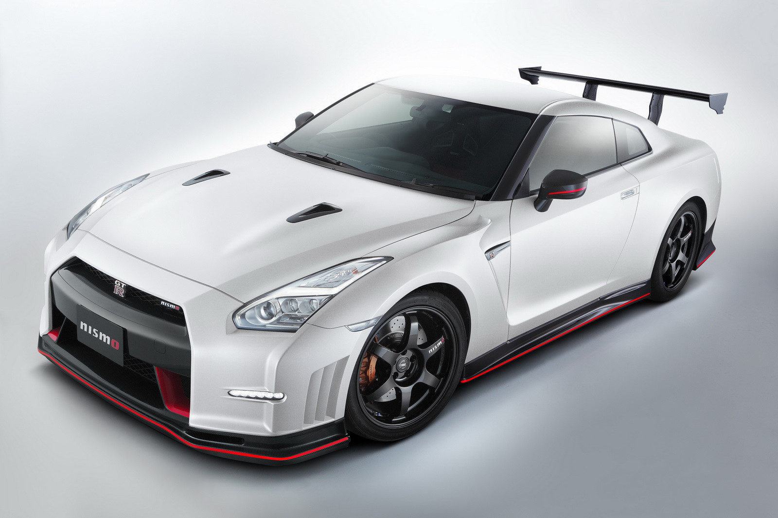 Nissan-GT-R-Nismo-N-Attack-Package-1