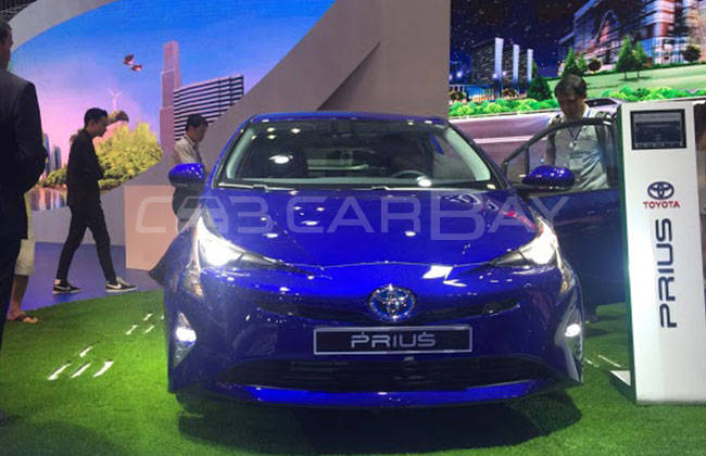 Toyota Prius 2016 xuất hiện tại Triển lãm Ô tô Việt Nam