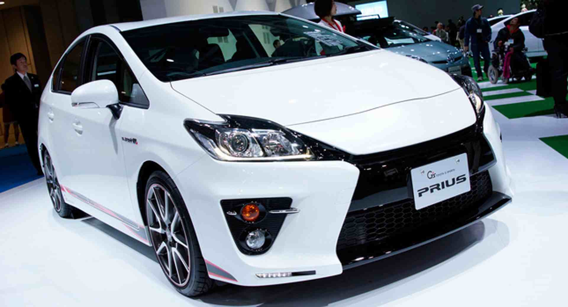 Toyota Prius Terbaru Diperkenalkan di Tokyo Motor Show 2015