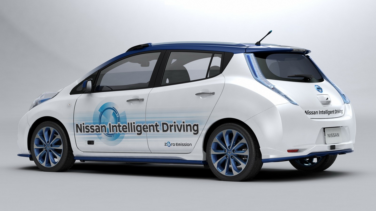 Nissan_Piloted_Drive_Prototype_Vehicle_02