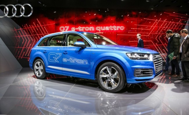 2015/11/2016-Audi-Q7-e-tron-1011-876x535.jpg