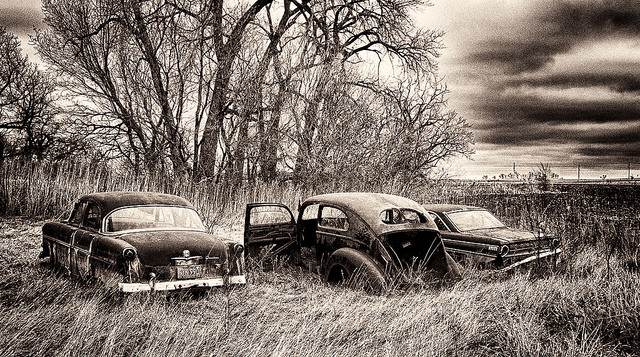 13 Abandoned Cars That are Rusting in Piece